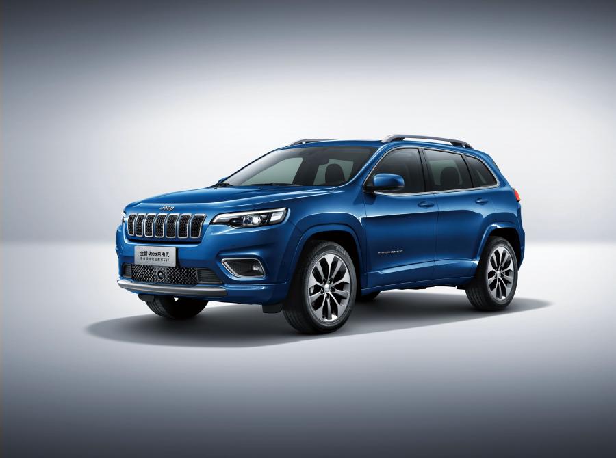  Jeep Cherokee Overland (KL) 2018 года  (CN) (фото 3 из 4)